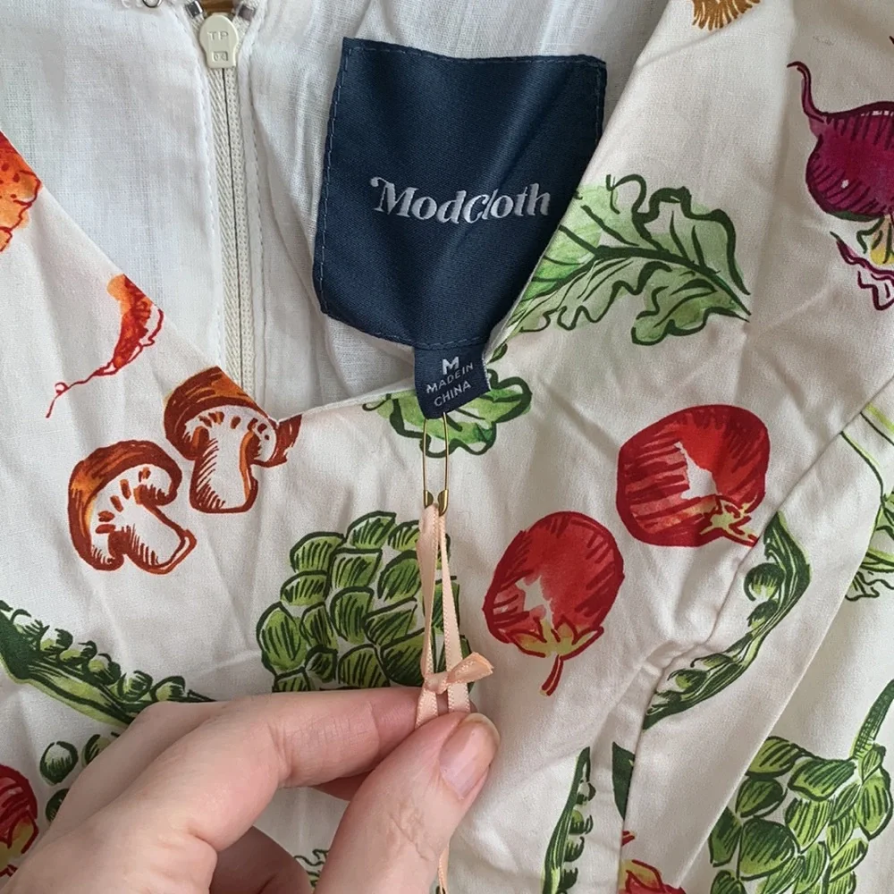 ModCloth White Vegetable Print Dress- Medium NWT - Picture 2 of 3